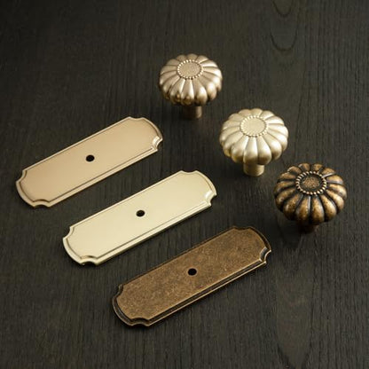 Brushed Brass Cabinet Knobs with Scalloped Backplate, Elegant Oversized Solid Zinc Alloy Drawer Knobs for Large Dresser, Heavy Duty Transitional Hardware, [Set of 6] - color: Brushed Brass, size: Oversized Knob