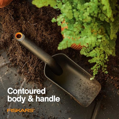 Fiskars Soil Scoop, Indoor Potting & Transplanting Tool for Medium Planters, Durable Lightweight Resin Garden Scooper with Flat Bottom & Deep Sides to Prevent Spills, 1.5 Cup Capacity, Black - style: Soil Scoop