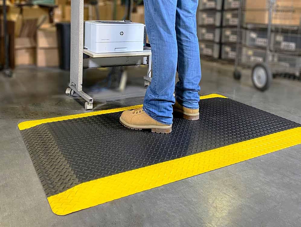 Wearwell 495.1516x4x12BYL Diamond-Plate Select UltraSoft Mat, 12' Length x 4' Width x 15/16" Thick, Black with Yellow